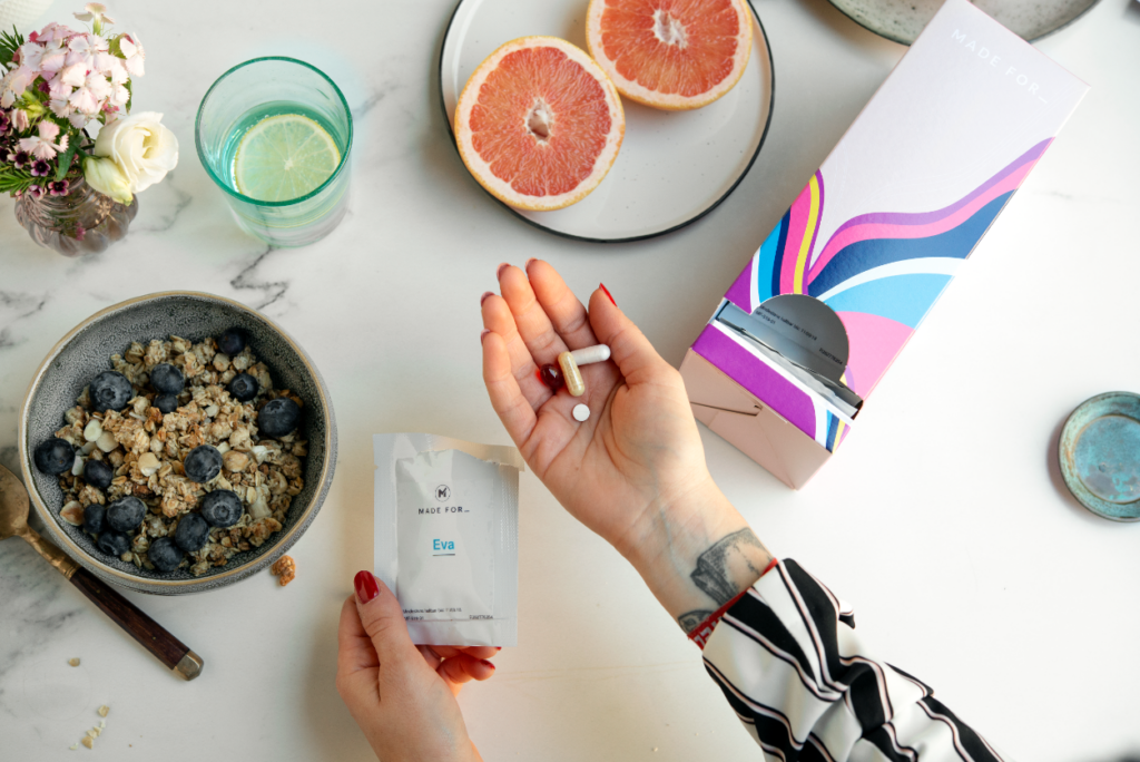 Vitamine und Mineralien so personalisiert, dass sie Deinen Namen auf der Verpackung haben