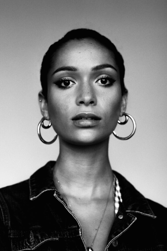 PREMIERE | Billie Black Releases ‘The Last Time’