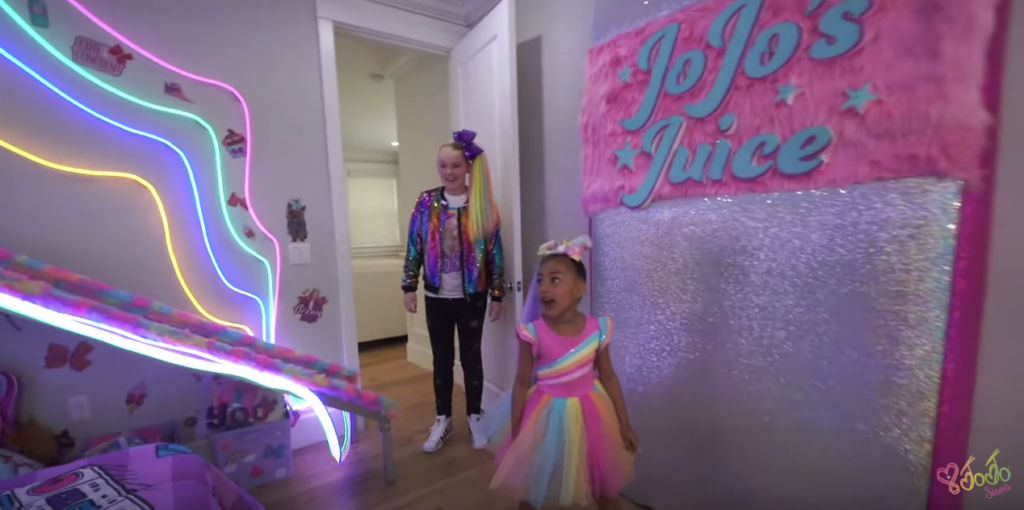 The Vacant, Sparkly Capitalism of JoJo Siwa