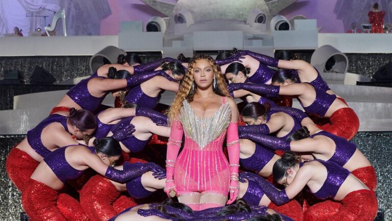 Beyoncé Is Back – The Superstar Dazzles Fans During Spectacular Dubai Performance