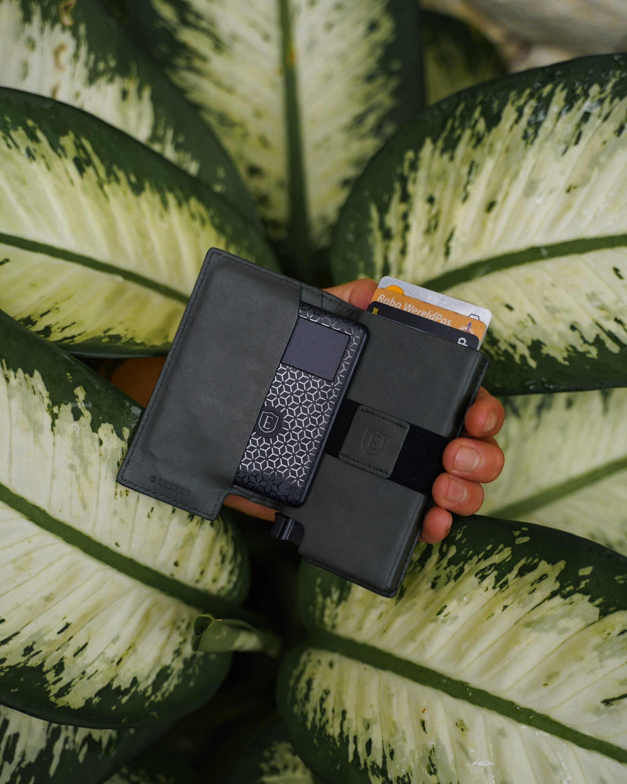 What are RFID Wallets, and how do they prevent Anti-Theft?