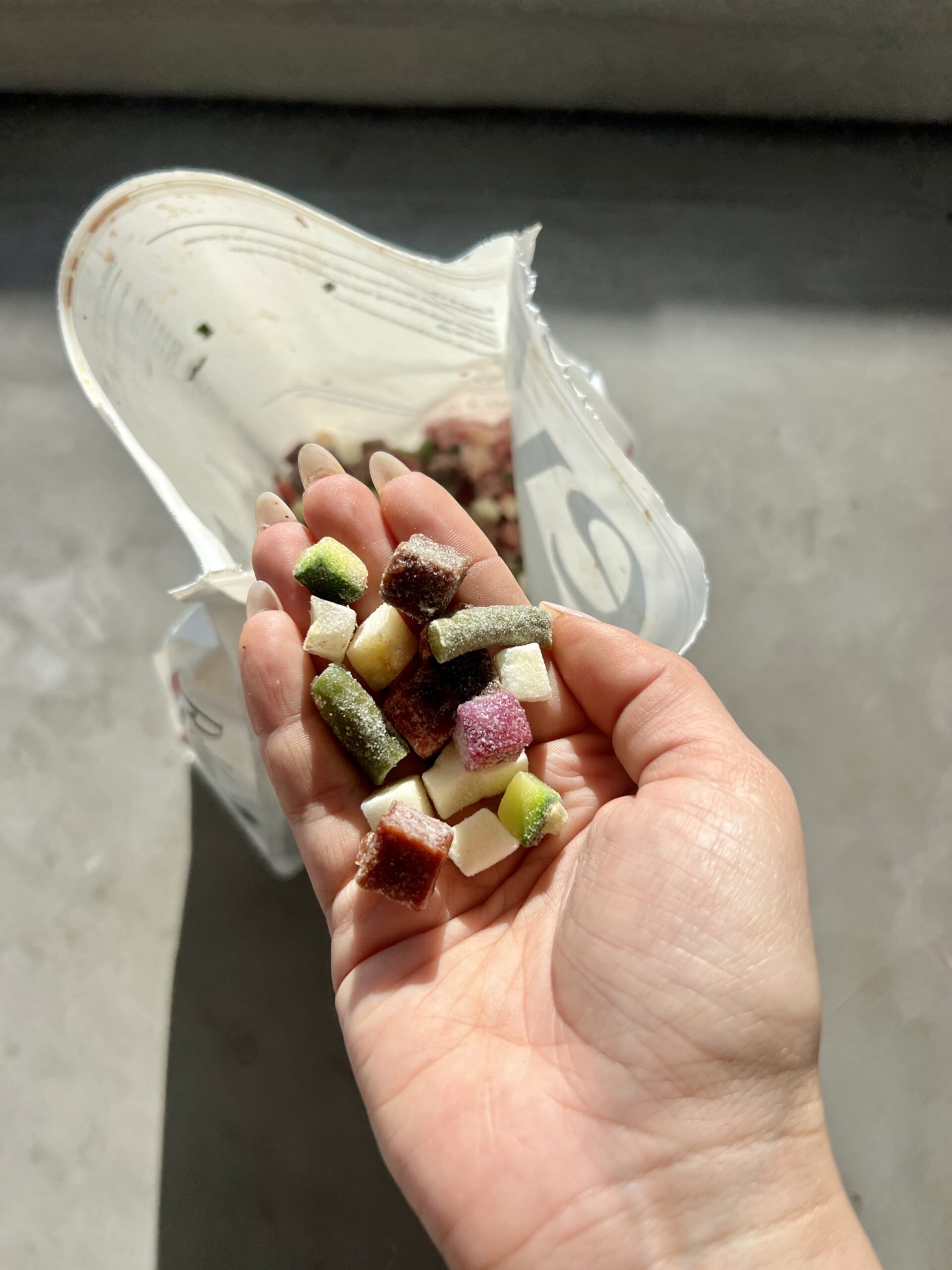 This Doubtful Dog-Mom Tried Maev — Here’s How It Went