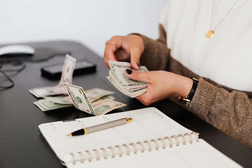 Managing Your Bankroll Effectively While Playing Slots