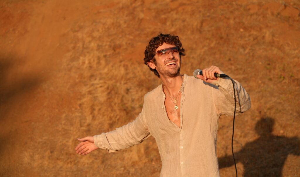 Jack Pleasants singing