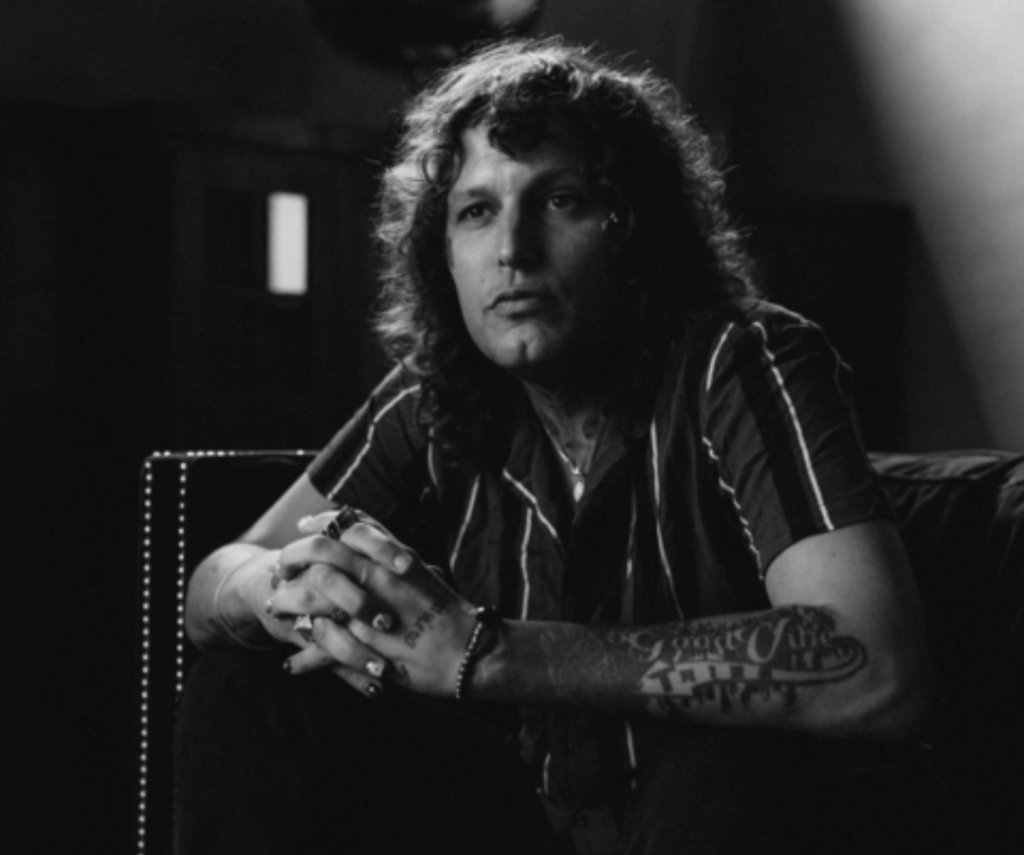 Clever Stakes His Claim in Country With Expansive New Album ‘Coyote’