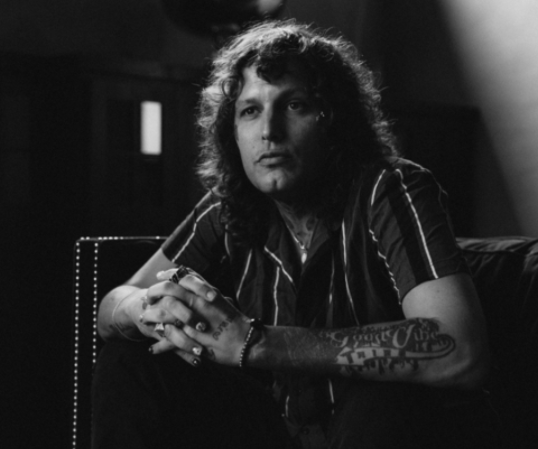 Clever Stakes His Claim in Country With Expansive New Album ‘Coyote’