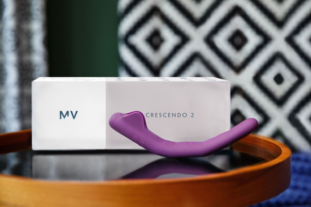 crescendo 2 wellness device by MV health, product and packaging on display