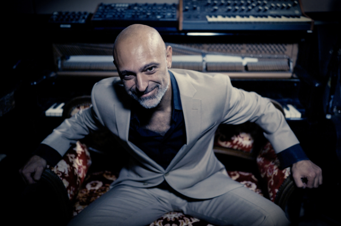 Reza Safinia Explores Isolation and Connection on New Single “Vapor”