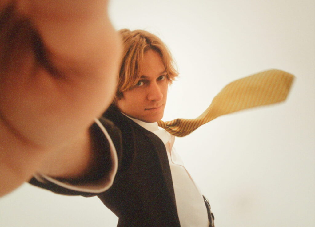 Dazies Explores Digital Identity on Debut Album Eyes Repeating, Shares New Single "Exposure"