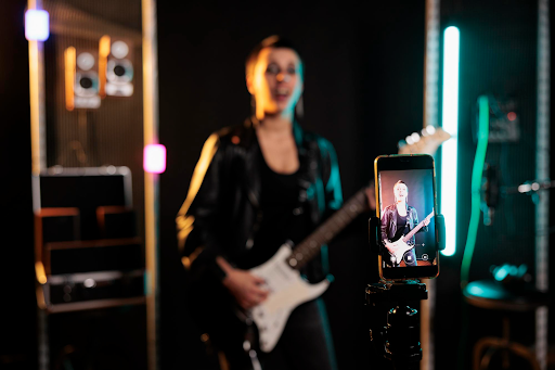 How Independent Artists Can Make Professional Music Videos on a Small Budget in 2026