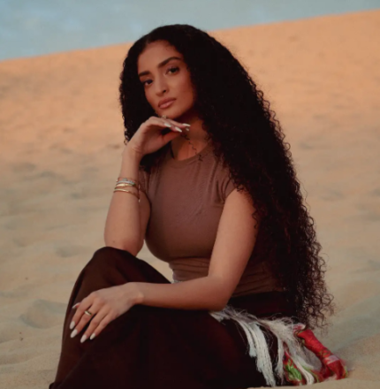 LARA D EMBRACES LOVE, VULNERABILITY AND HERITAGE ON “HABIBI” - popdust